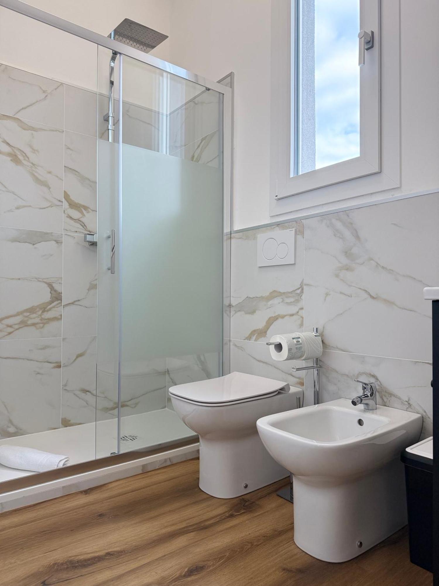 Hotel Infinity House - Eleganza Moderna Tra Treviso E Venezia à Casièr Extérieur photo
