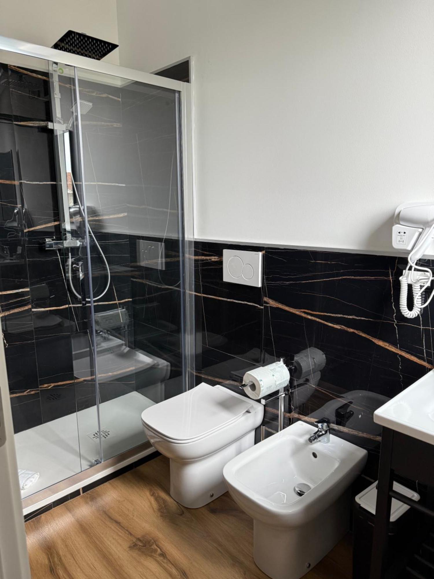 Hotel Infinity House - Eleganza Moderna Tra Treviso E Venezia à Casièr Chambre photo