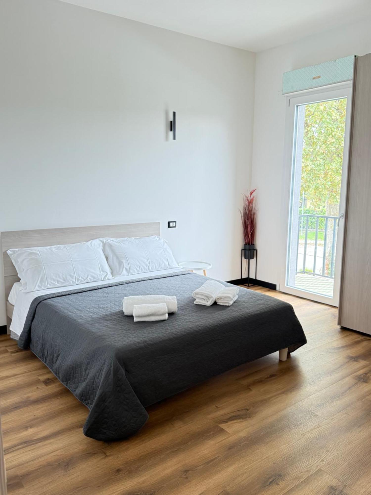 Hotel Infinity House - Eleganza Moderna Tra Treviso E Venezia à Casièr Extérieur photo